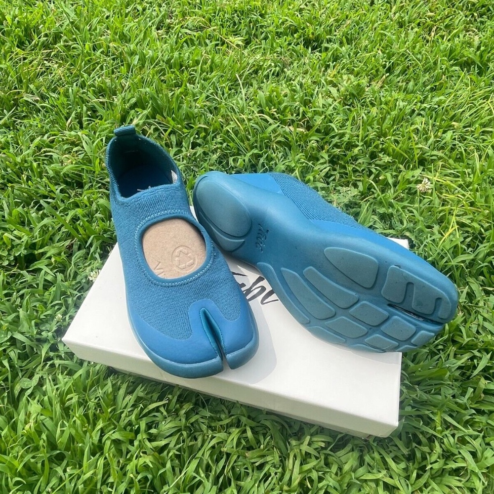 Tabi NWB Sandal Blue $160 39 runs small!